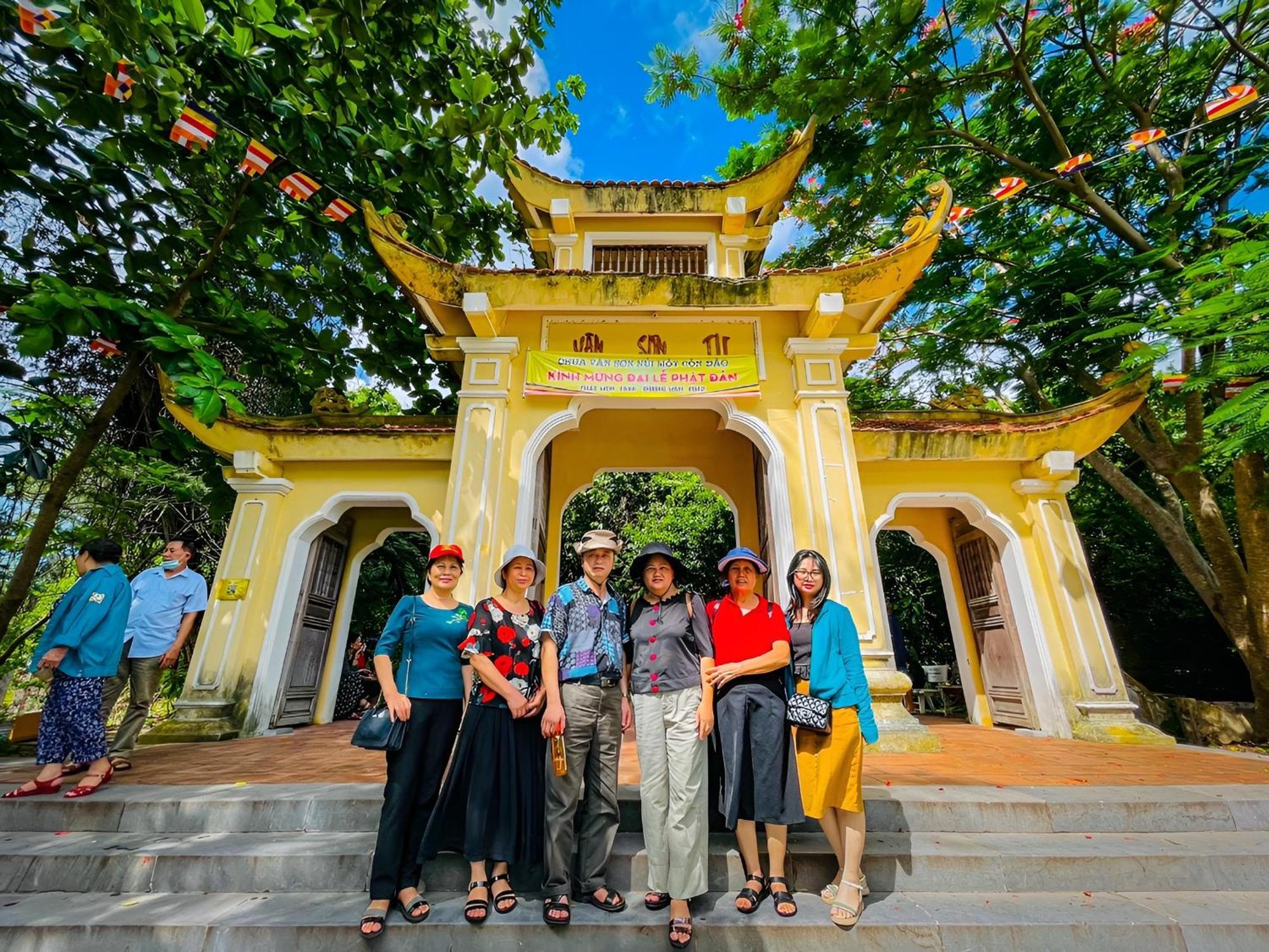 Duy Canh Homestay Chi Khu Co Ong ภายนอก รูปภาพ